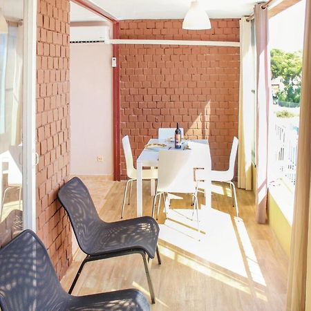 2 Bedroom Pet Friendly Apartment In Alicante Bagian luar foto