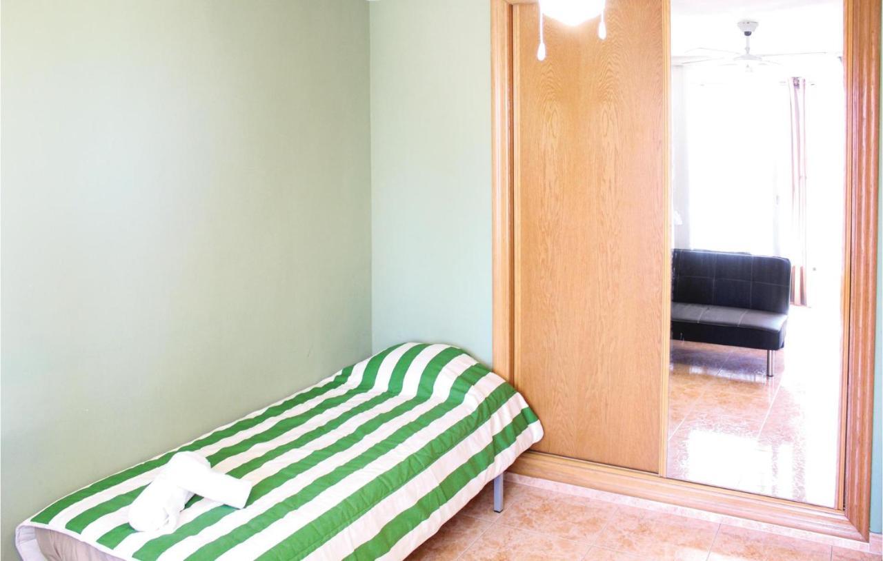 2 Bedroom Pet Friendly Apartment In Alicante Bagian luar foto