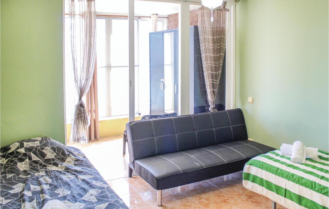 2 Bedroom Pet Friendly Apartment In Alicante Bagian luar foto
