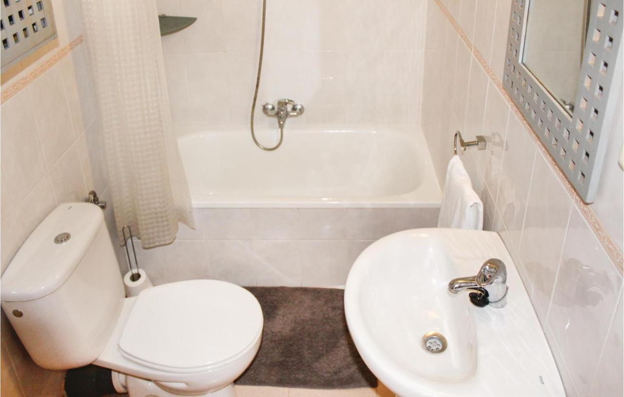 2 Bedroom Pet Friendly Apartment In Alicante Bagian luar foto